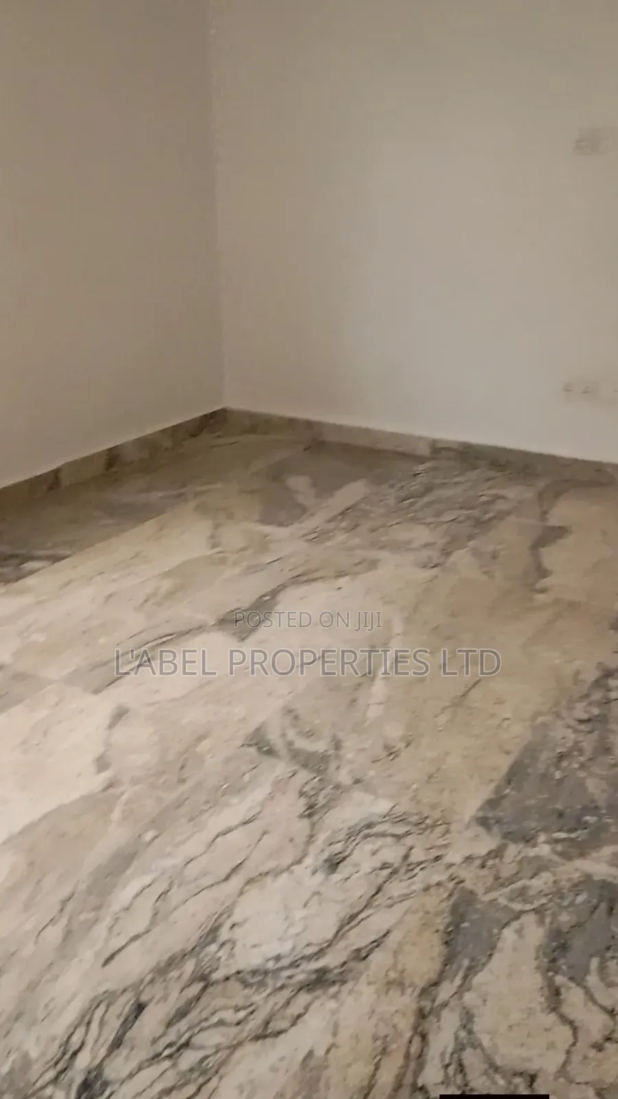 3bdrm Bungalow in Sungold Estate for sale in Galadimawa
