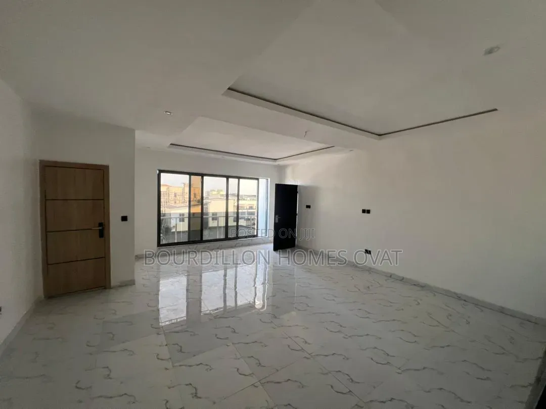 3bdrm Penthouse in Ologolo Lekki Lagos for rent in Ologolo