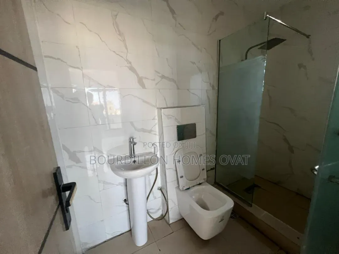 3bdrm Penthouse in Ologolo Lekki Lagos for rent in Ologolo
