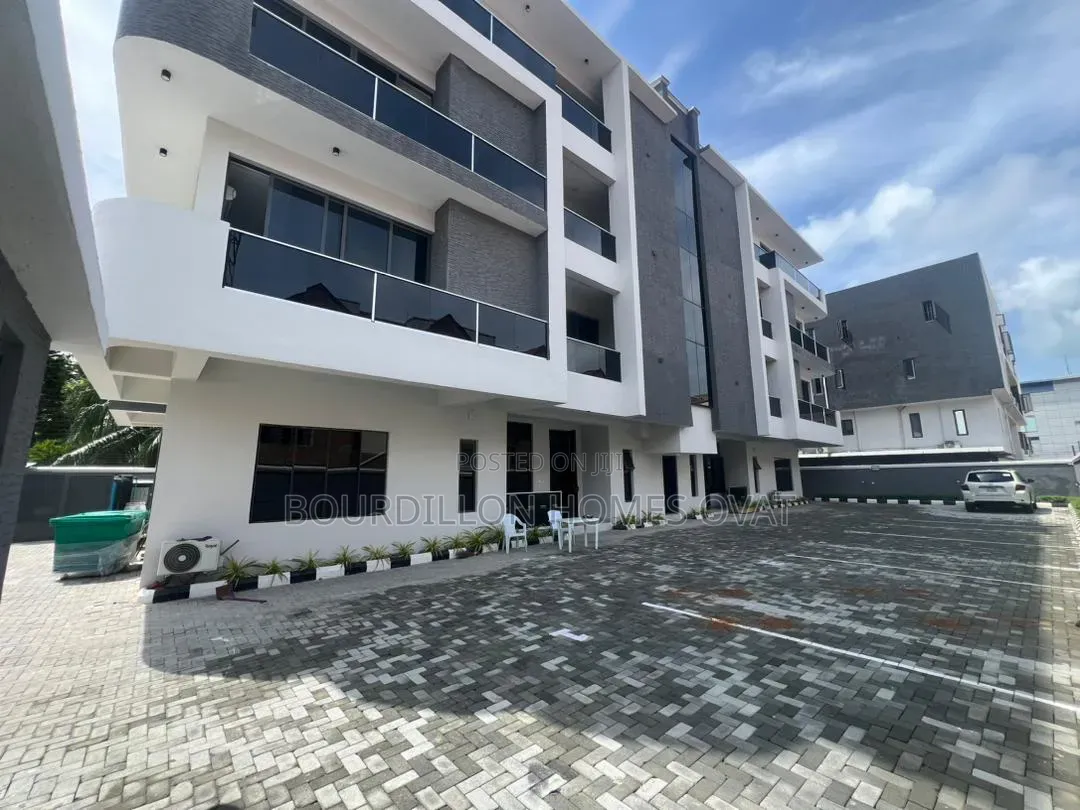 3bdrm Apartment in Lekki Phase 1 Lagos for sale in Lekki Phase 1