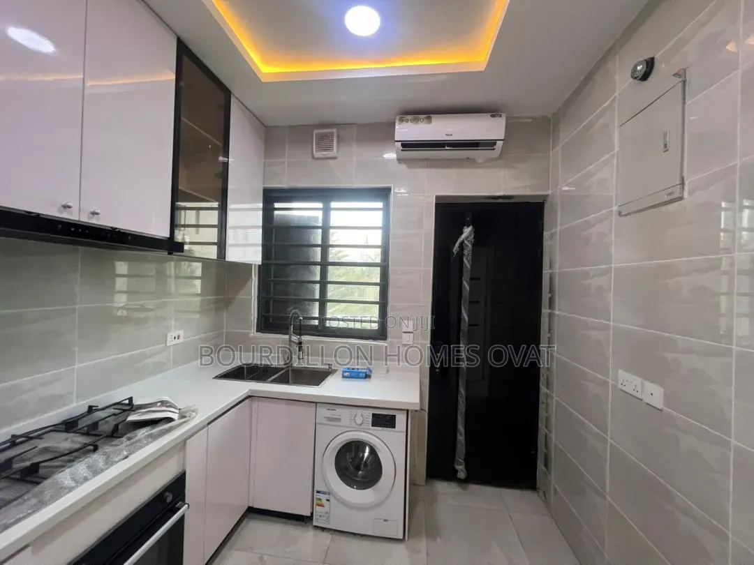 3bdrm Apartment in Lekki Phase 1 Lagos for sale in Lekki Phase 1