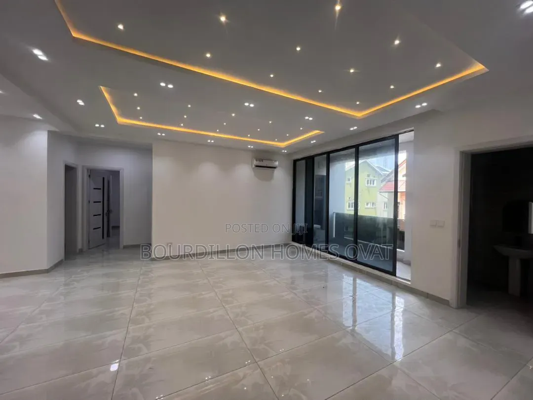 3bdrm Apartment in Lekki Phase 1 Lagos for sale in Lekki Phase 1