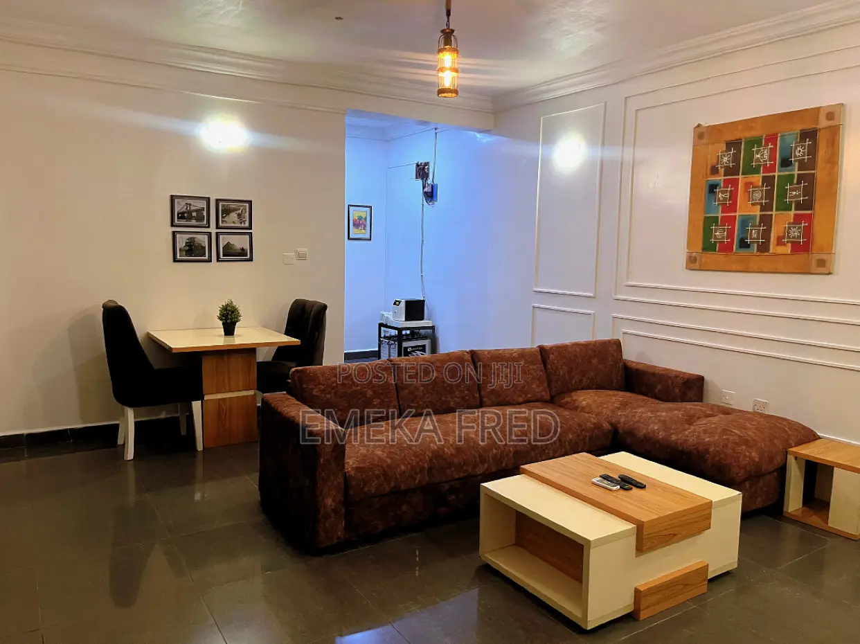 Spacious 1 Bedroom Parlor + Wifi 24hrs Electricity in Jabi