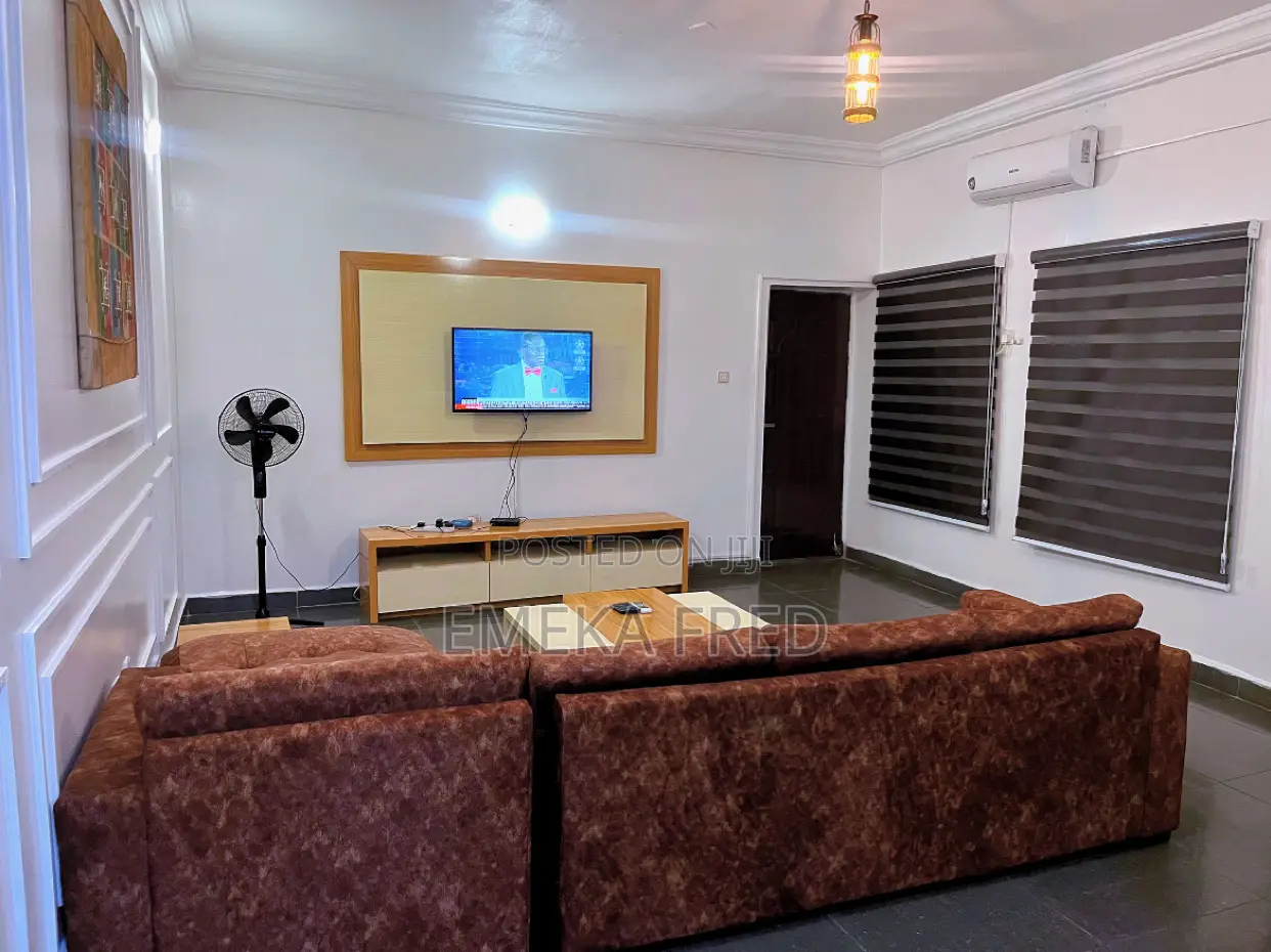 Spacious 1 Bedroom Parlor + Wifi 24hrs Electricity in Jabi