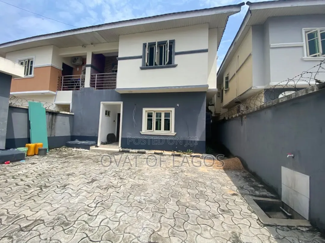 4bdrm Duplex in Chevron for rent in Chevron
