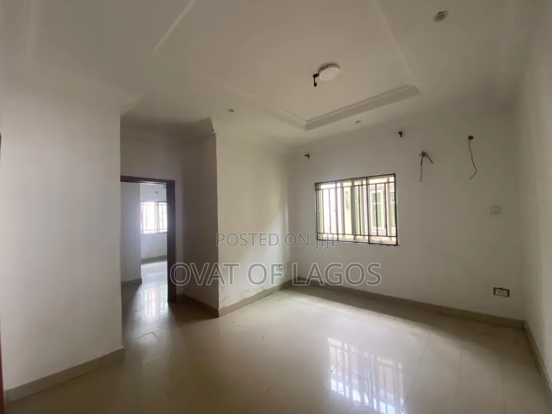 4bdrm Duplex in Chevron for rent in Chevron