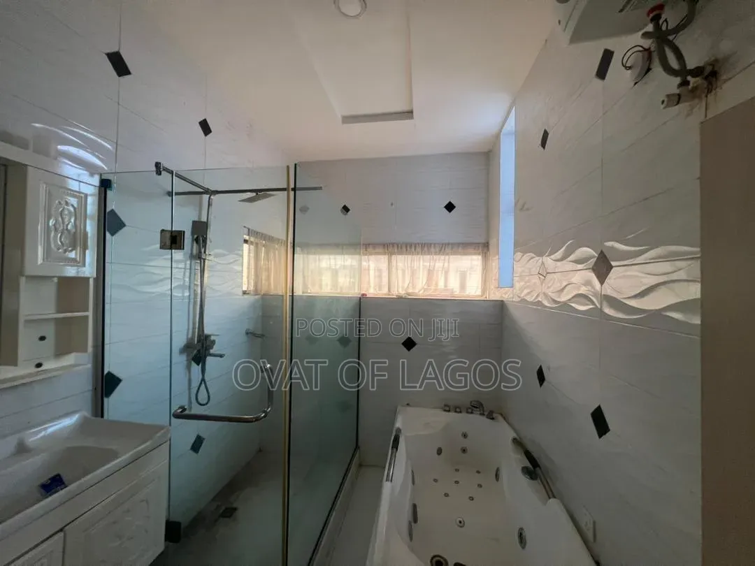 4bdrm Duplex in Ikota for sale in Ikota