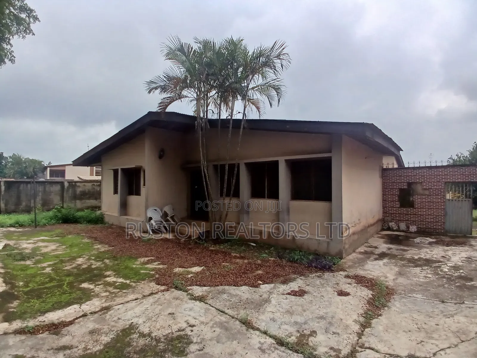 10bdrm Duplex in Agodi for sale in Agodi