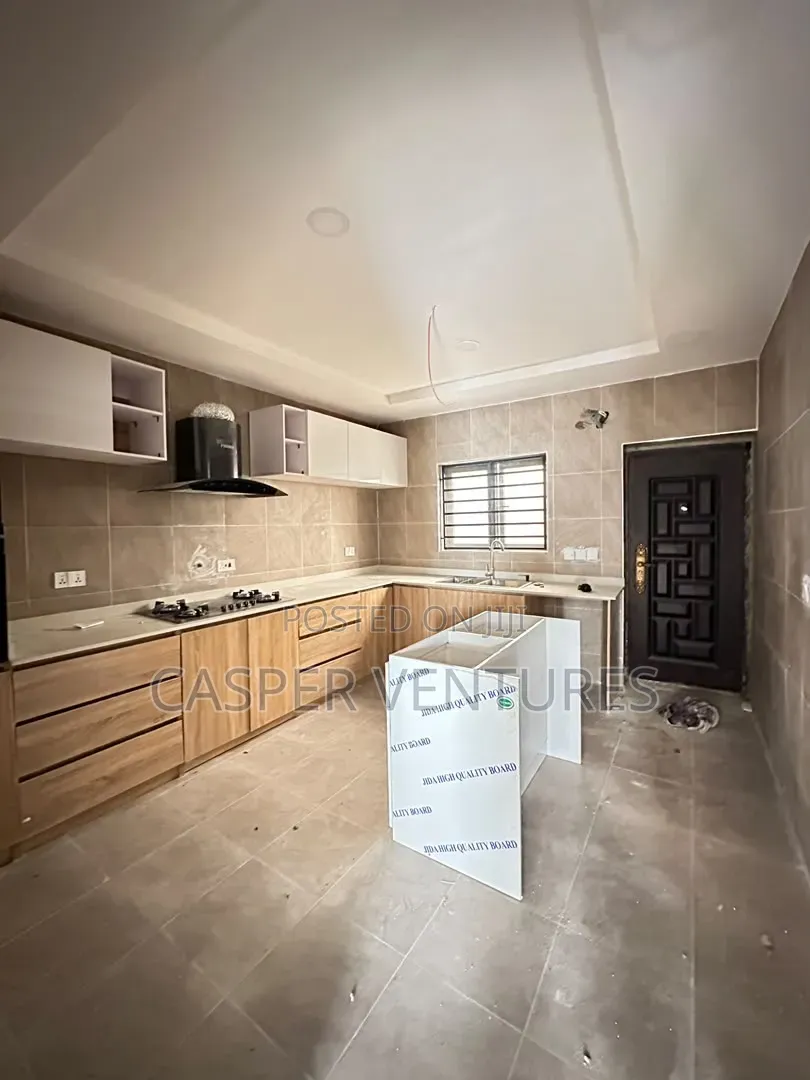 4bdrm Duplex in Madiba, Ikate for sale in Ikate