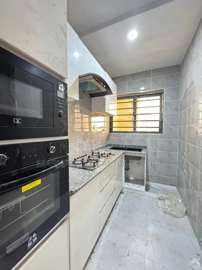 Studio Apartment in Surulere Lagos for sale in Aguda / Surulere