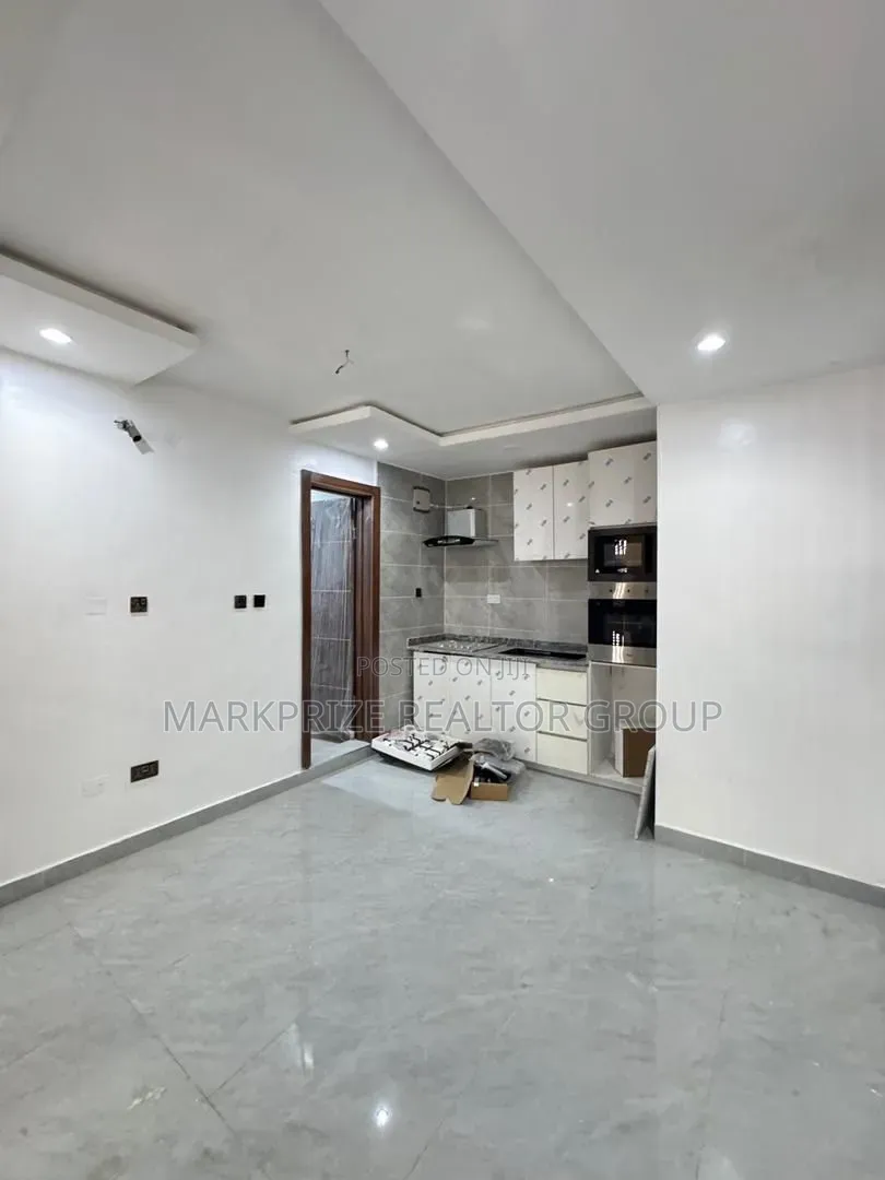 Studio Apartment in Surulere Lagos for sale in Aguda / Surulere