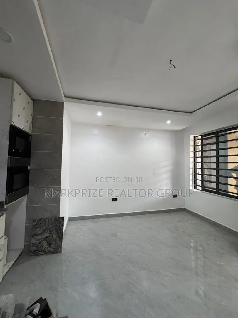 Studio Apartment in Surulere Lagos for sale in Aguda / Surulere