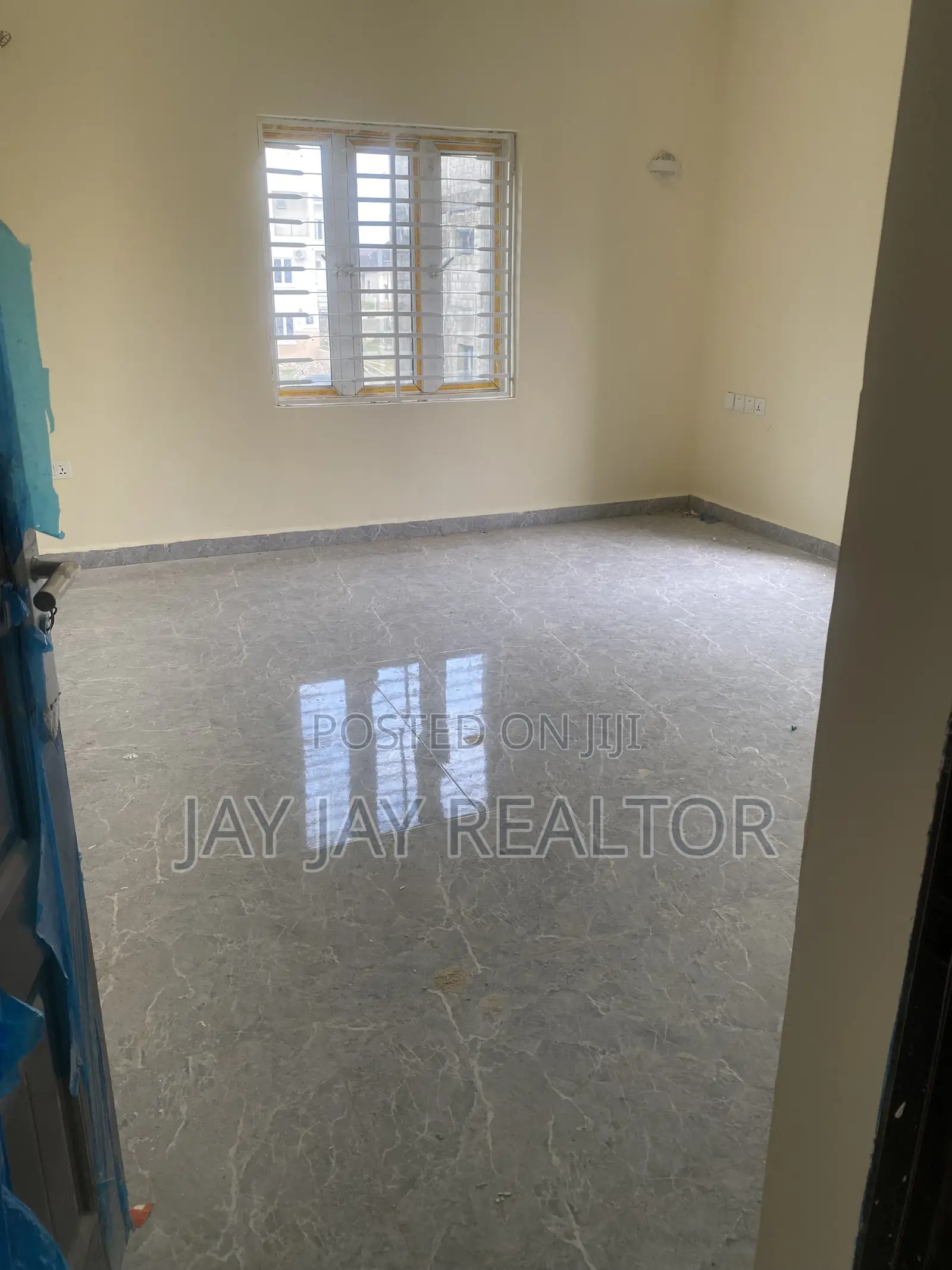 3bdrm Block of Flats in Sabon Lugbe for rent in Sabon Lugbe