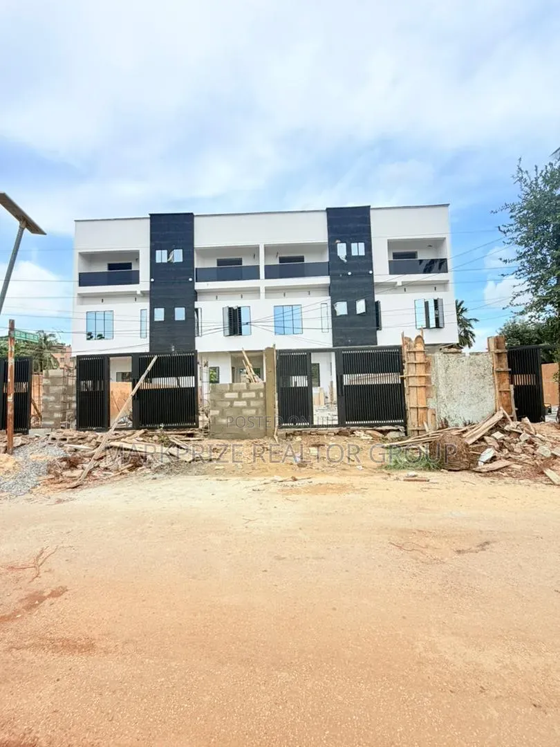 4bdrm Duplex in Ikeja Gra for sale in Ikeja GRA