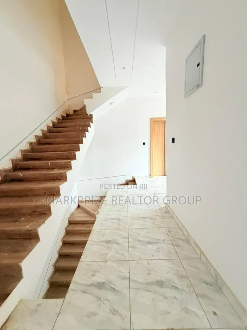 4bdrm Duplex in Ikeja Gra for sale in Ikeja GRA