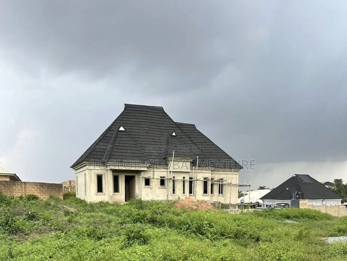 3bdrm Bungalow In Akala Express For Sale in Akala Express