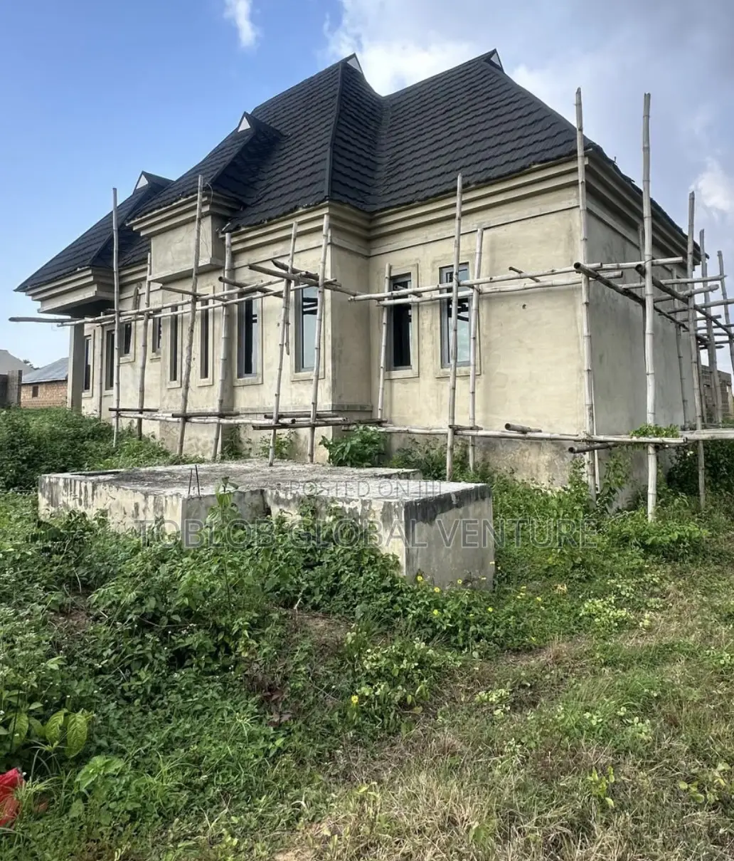 3bdrm Bungalow In Akala Express For Sale in Akala Express