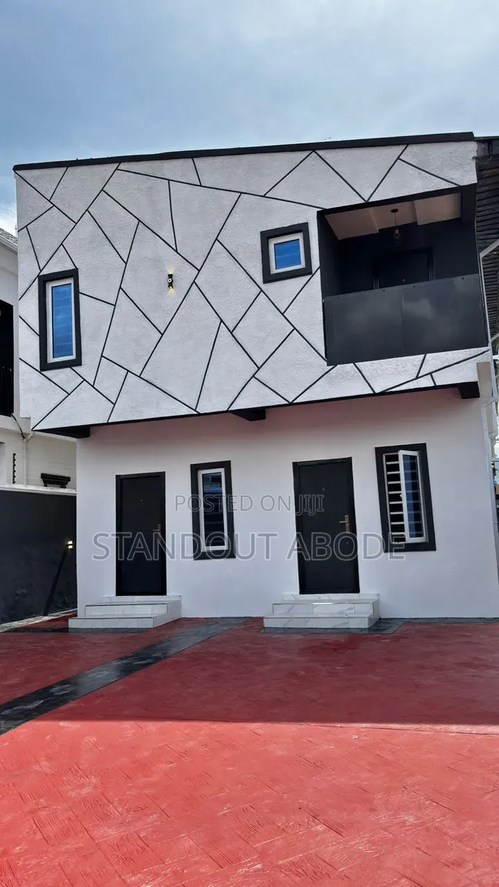 3bdrm Block of Flats in Good Location, Alakuko for sale in Alakuko