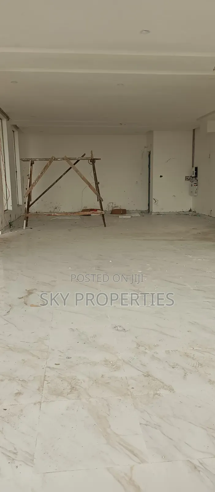 150 SQMS Shop Space for Rent in Lekki Fhase1 in Lekki Phase 1