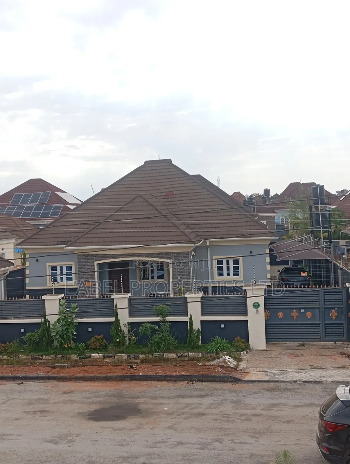 3bdrm Bungalow in Standard Estate for rent in Galadimawa