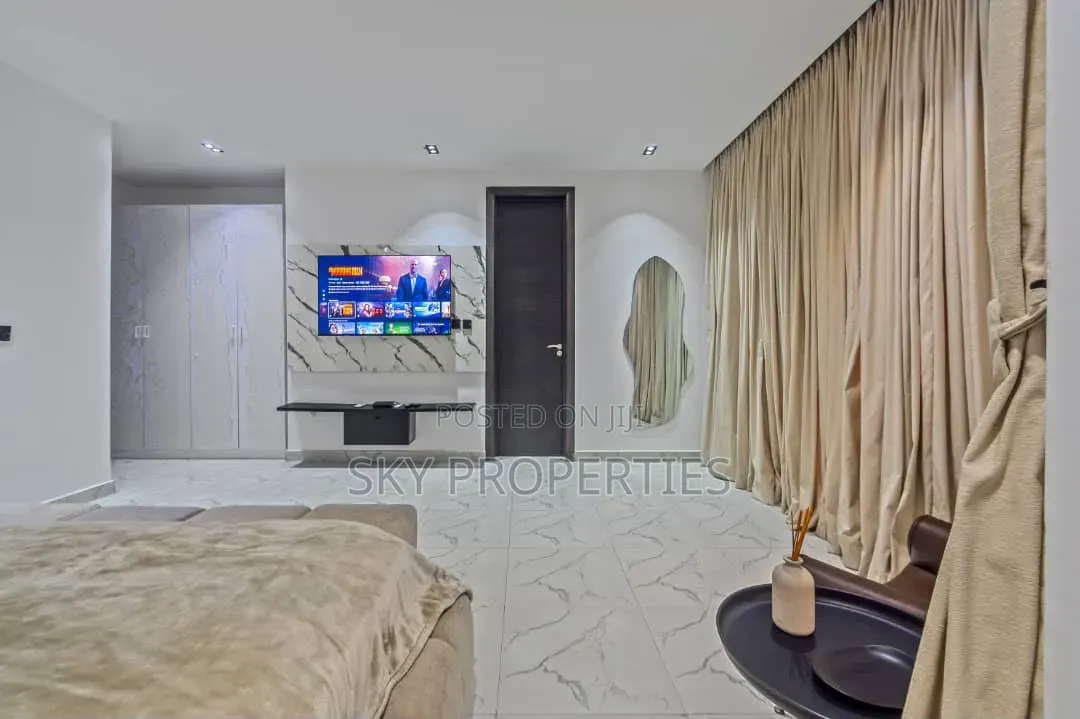 Furnished 3bdrm Penthouse in Furo Ezimora, Lekki Phase 1 for sale in Lekki Phase 1