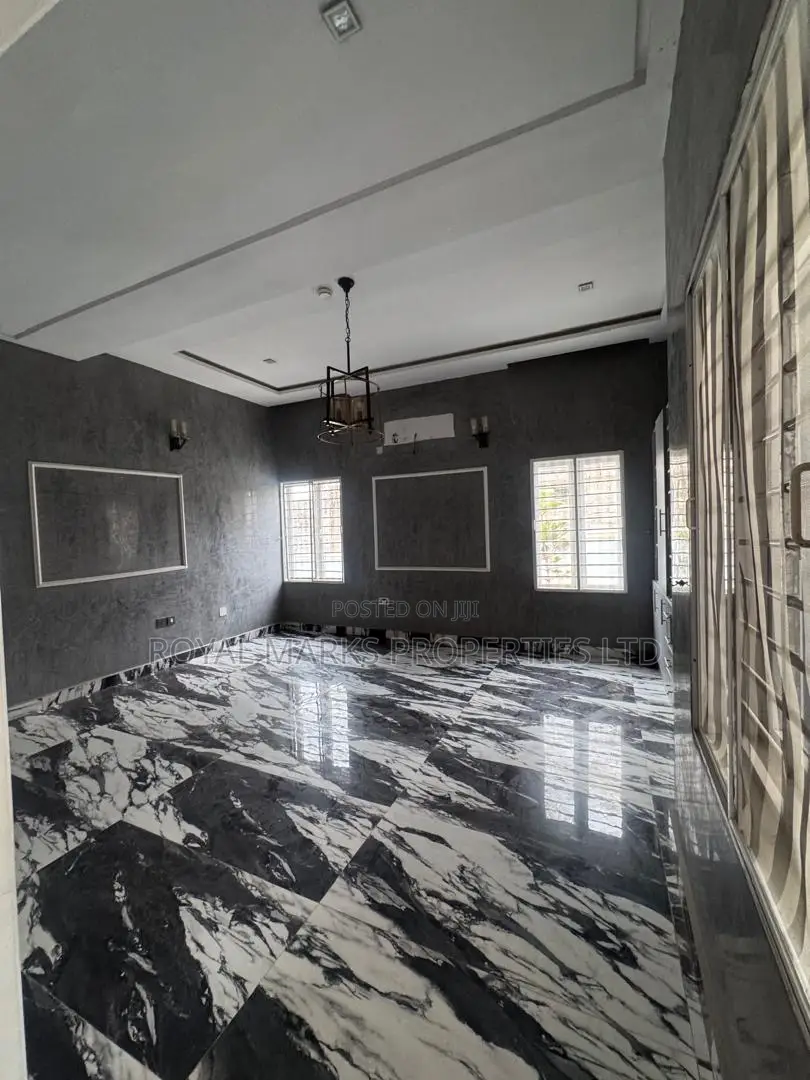 4bdrm Duplex in Pyakasa for sale in Pyakasa