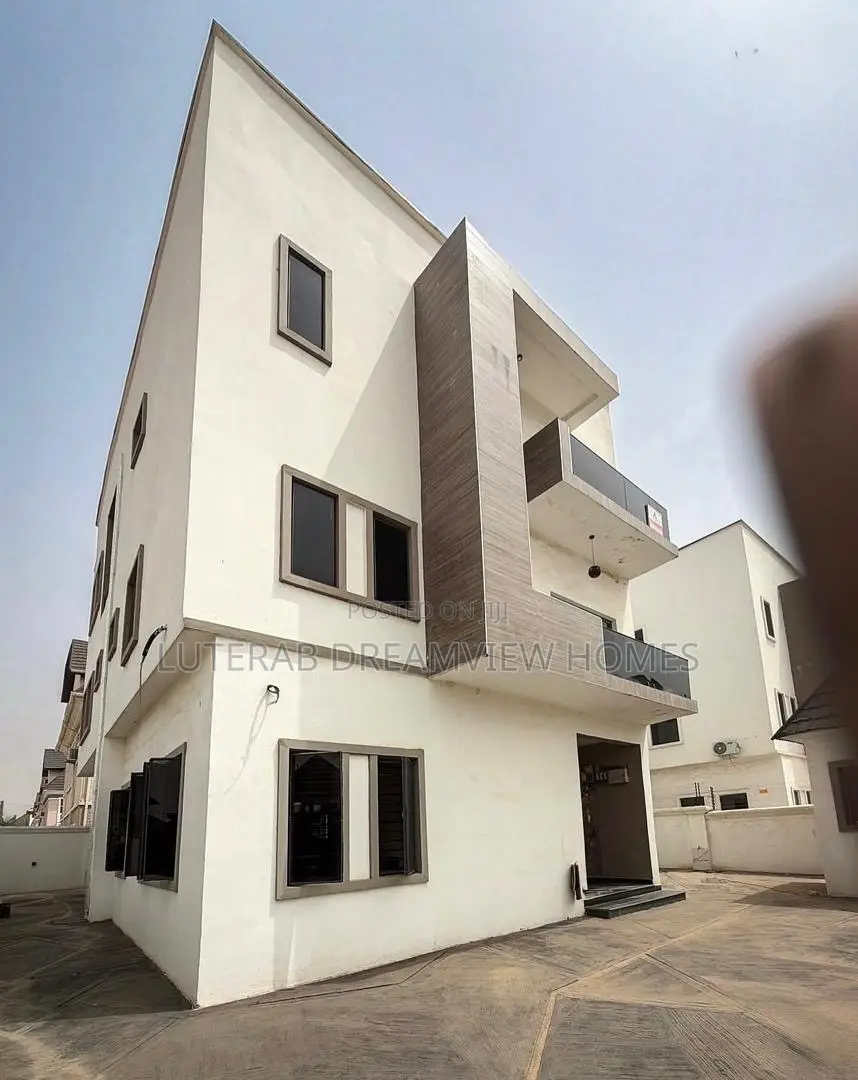 5bdrm Duplex in Gwarinpa, Life Camp for sale in Life Camp