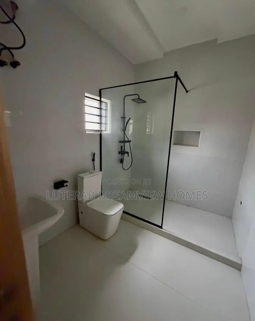 5bdrm Duplex in Gwarinpa, Life Camp for sale in Life Camp