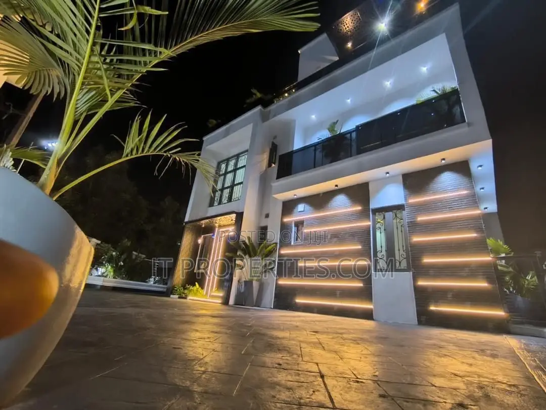 6bdrm Duplex in Kado for sale in Kado
