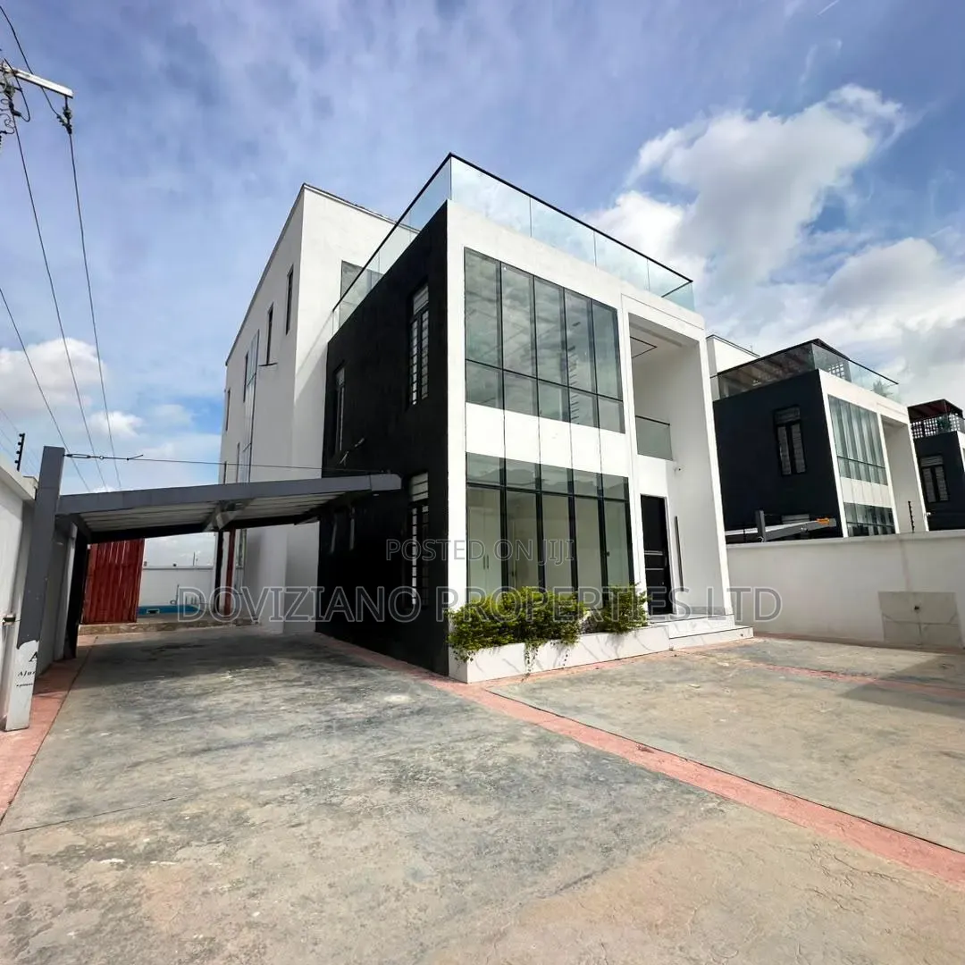 5bdrm Duplex in Lekki Phase 1 for sale in Lekki Phase 1