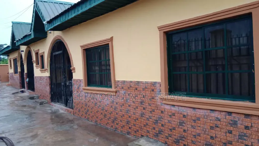 3bdrm Block of Flats in Abike Bustop,, Akobo for sale in Akobo
