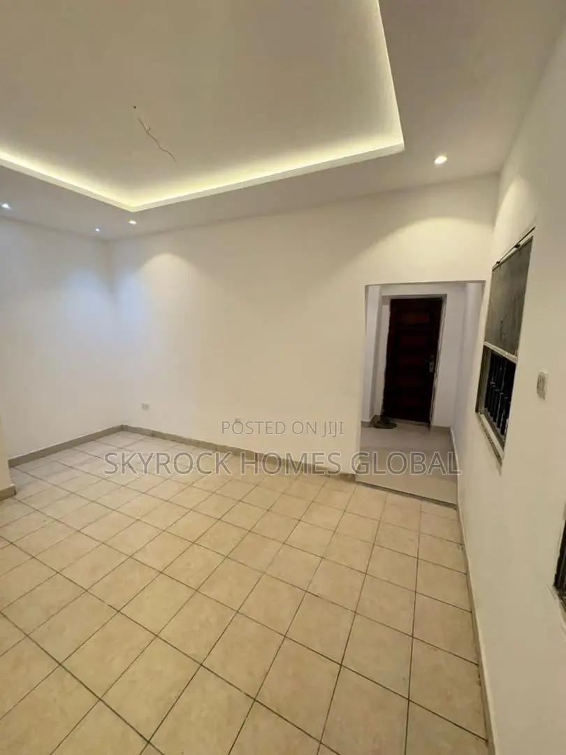 Mini Flat in Ikota for rent in Ikota