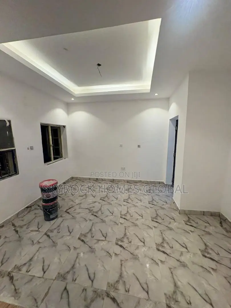 Mini Flat in Ikota for rent in Ikota