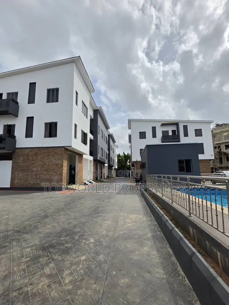 4bdrm Duplex in Ikeja Gra for sale in Ikeja GRA