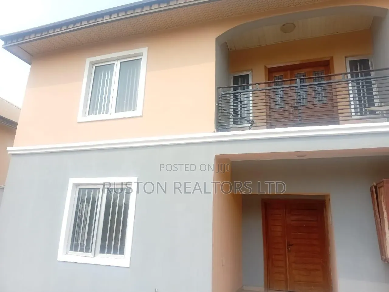 8bdrm Duplex in Iyanganku for rent in Iyanganku