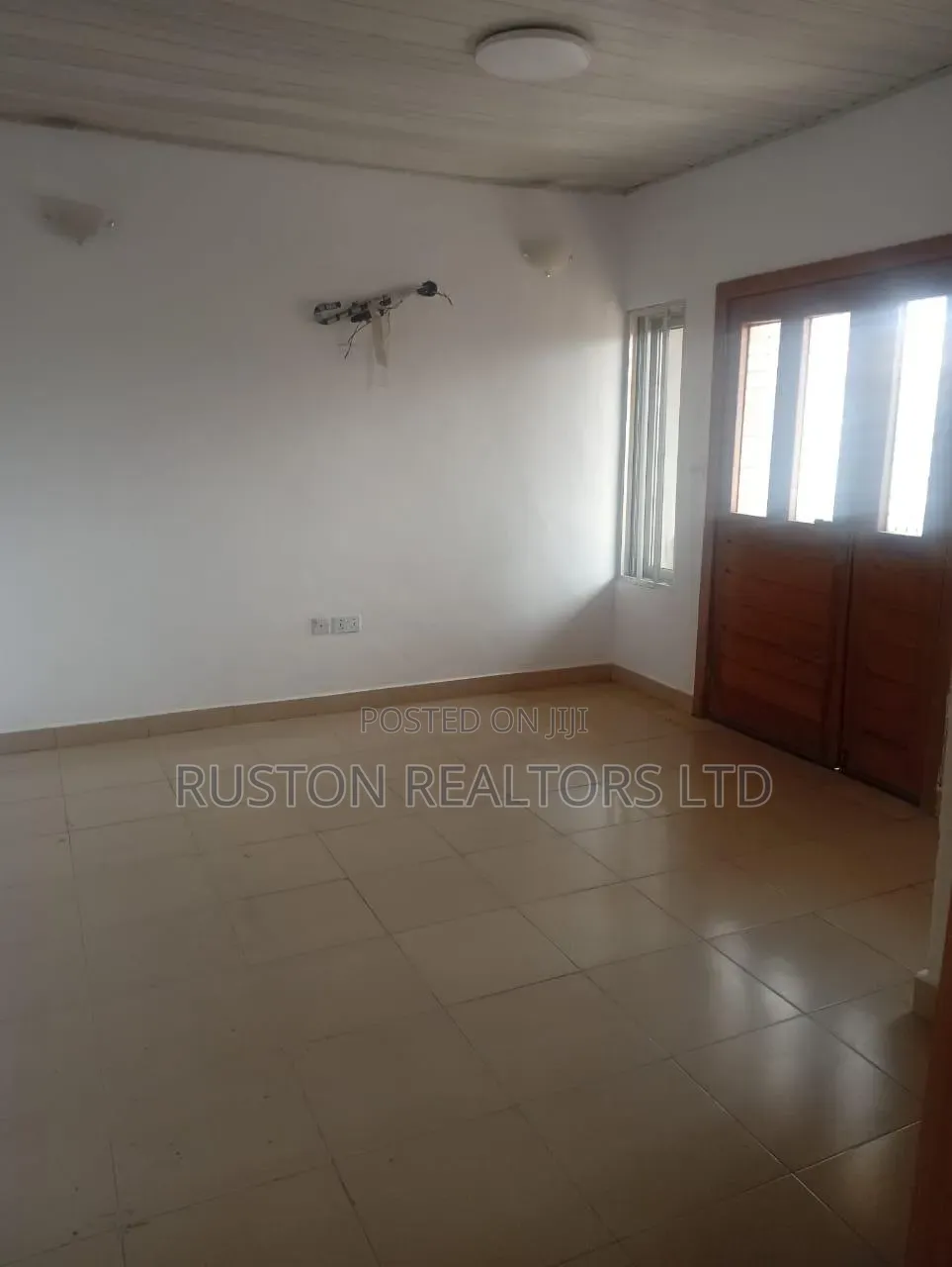 8bdrm Duplex in Iyanganku for rent in Iyanganku