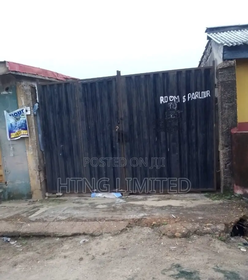 7bdrm Bungalow in Offin, Igbogbo for sale in Igbogbo