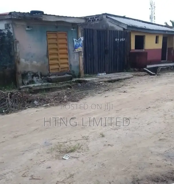 7bdrm Bungalow in Offin, Igbogbo for sale in Igbogbo