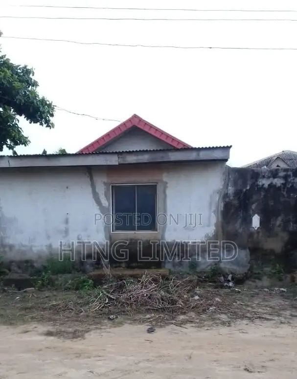 7bdrm Bungalow in Offin, Igbogbo for sale in Igbogbo