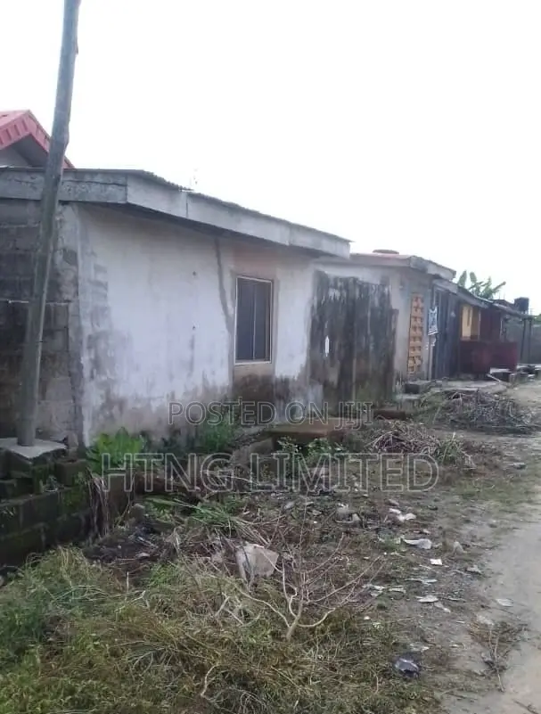 7bdrm Bungalow in Offin, Igbogbo for sale in Igbogbo