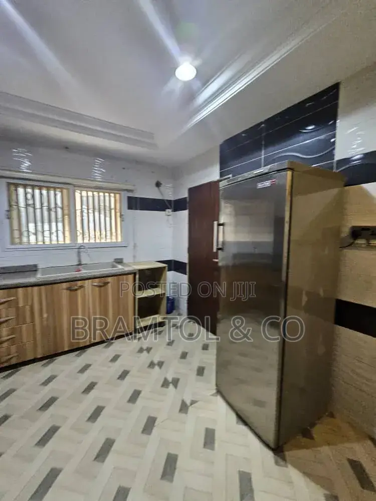 Furnished 4bdrm Townhouse / Terrace in Guzape District for rent in Guzape District