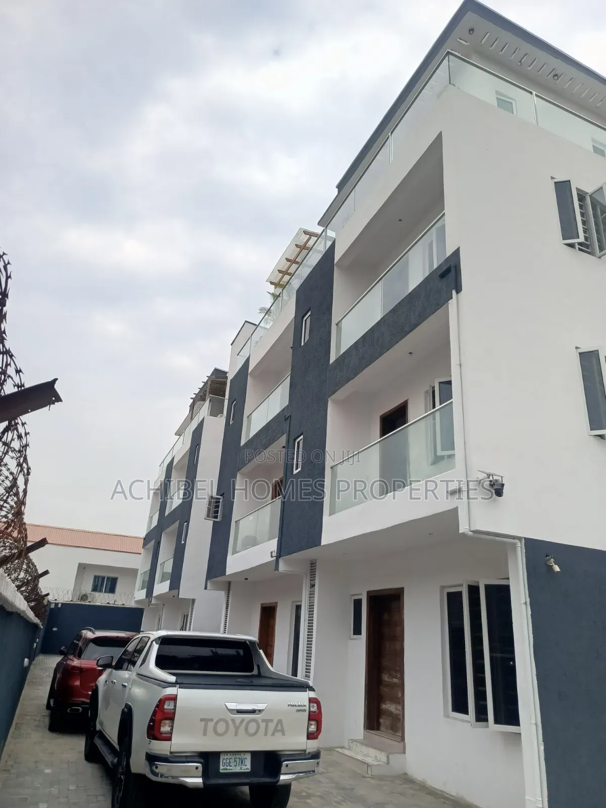 4bdrm Duplex in Off Admiralty Way, Lekki Phase 1 for rent in Lekki Phase 1