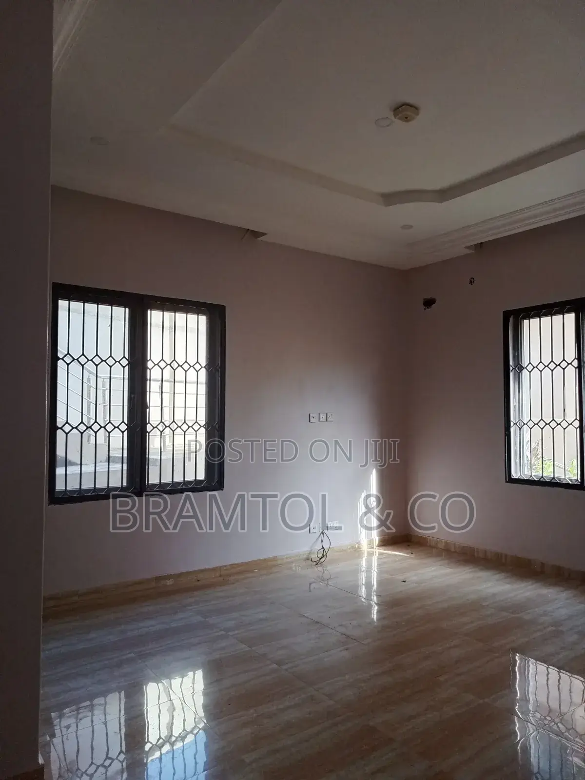 3bdrm Block of Flats in Wuye for rent in Wuye