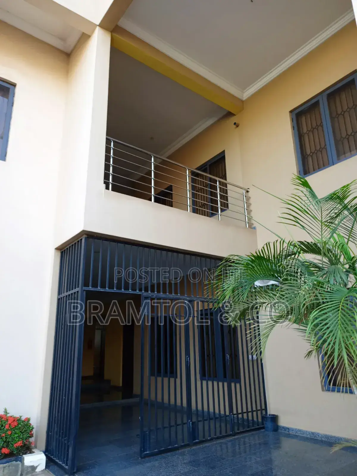 3bdrm Block of Flats in Wuye for rent in Wuye