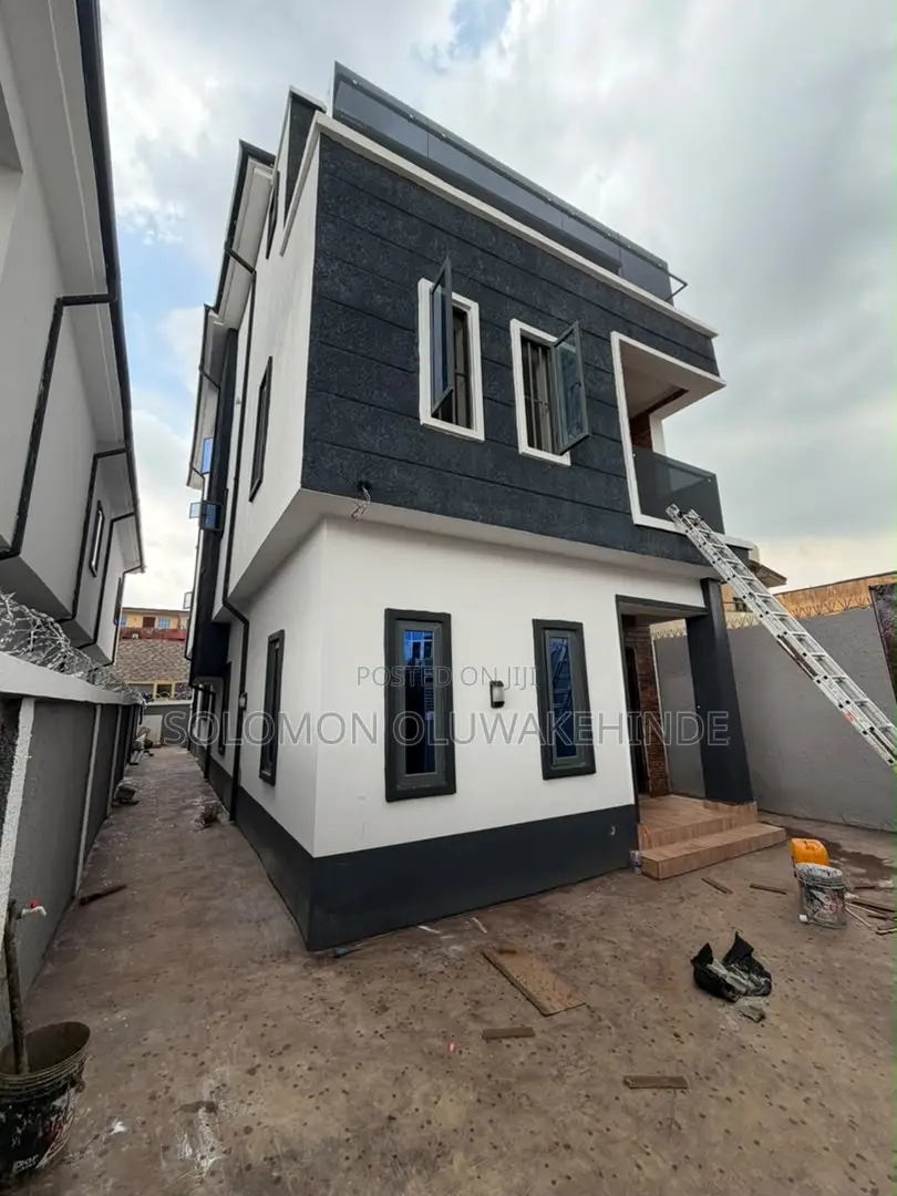 4bdrm Duplex in Gowon Estate, Egbeda for rent in Egbeda