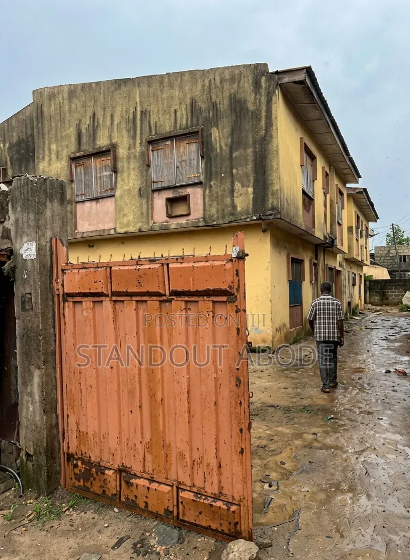 3bdrm Block of Flats in Good Location, Unity Estate for sale in Unity Estate