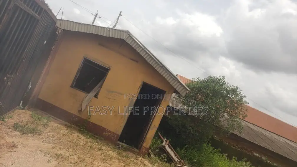 3bdrm Bungalow in Soka for sale in Soka