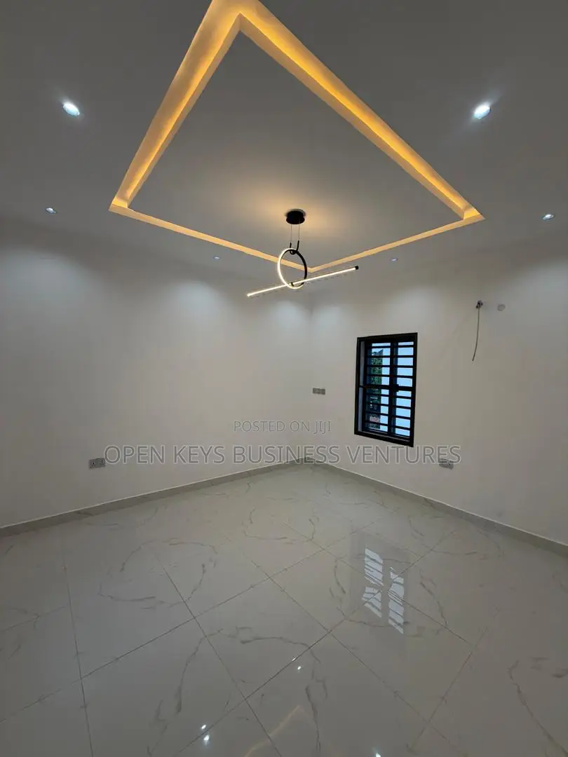 Furnished 5bdrm Duplex in Bluegate, Oluyole Estate for sale in Oluyole Estate