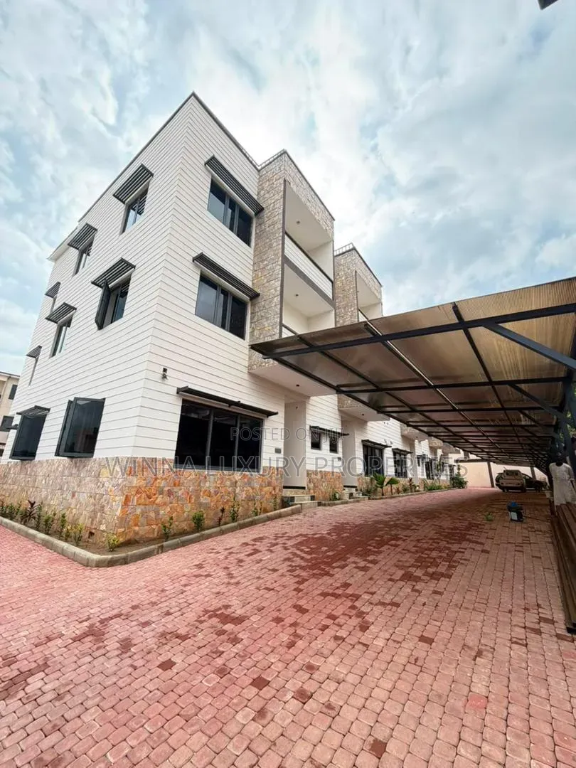 6bdrm Townhouse/Terrace in Wuye Main for sale in Wuye