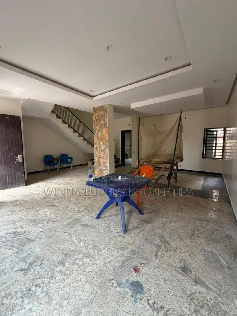 6bdrm Townhouse/Terrace in Wuye Main for sale in Wuye
